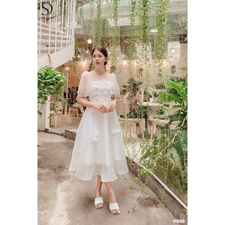 Váy trắng đính hoa tay voan