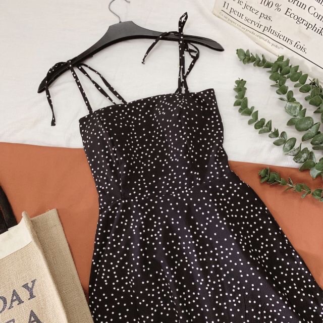 Đầm váy 2 dây dáng xoè  Đen Trắng Chấm bi Chất liệu voan