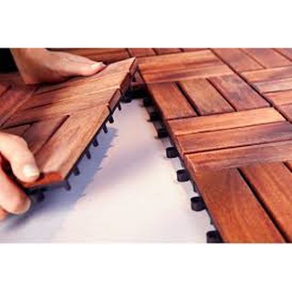 Sàn gỗ ghép vỉ nhựa.