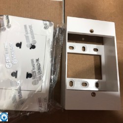 Ổ cắm đôi 2 chấu S18 sino tặng kèm đế nổi