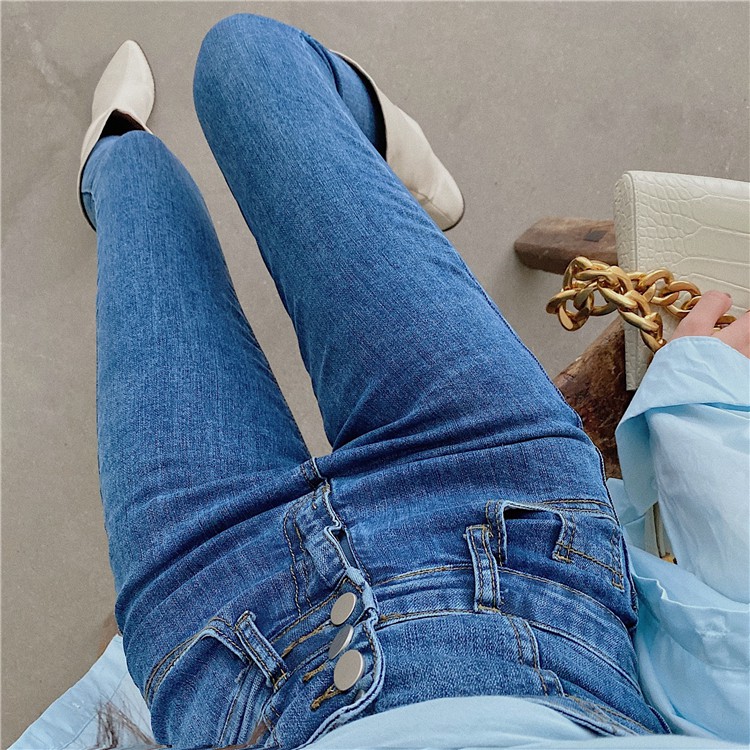 Quần Jeans cạp cap nhiều khuy