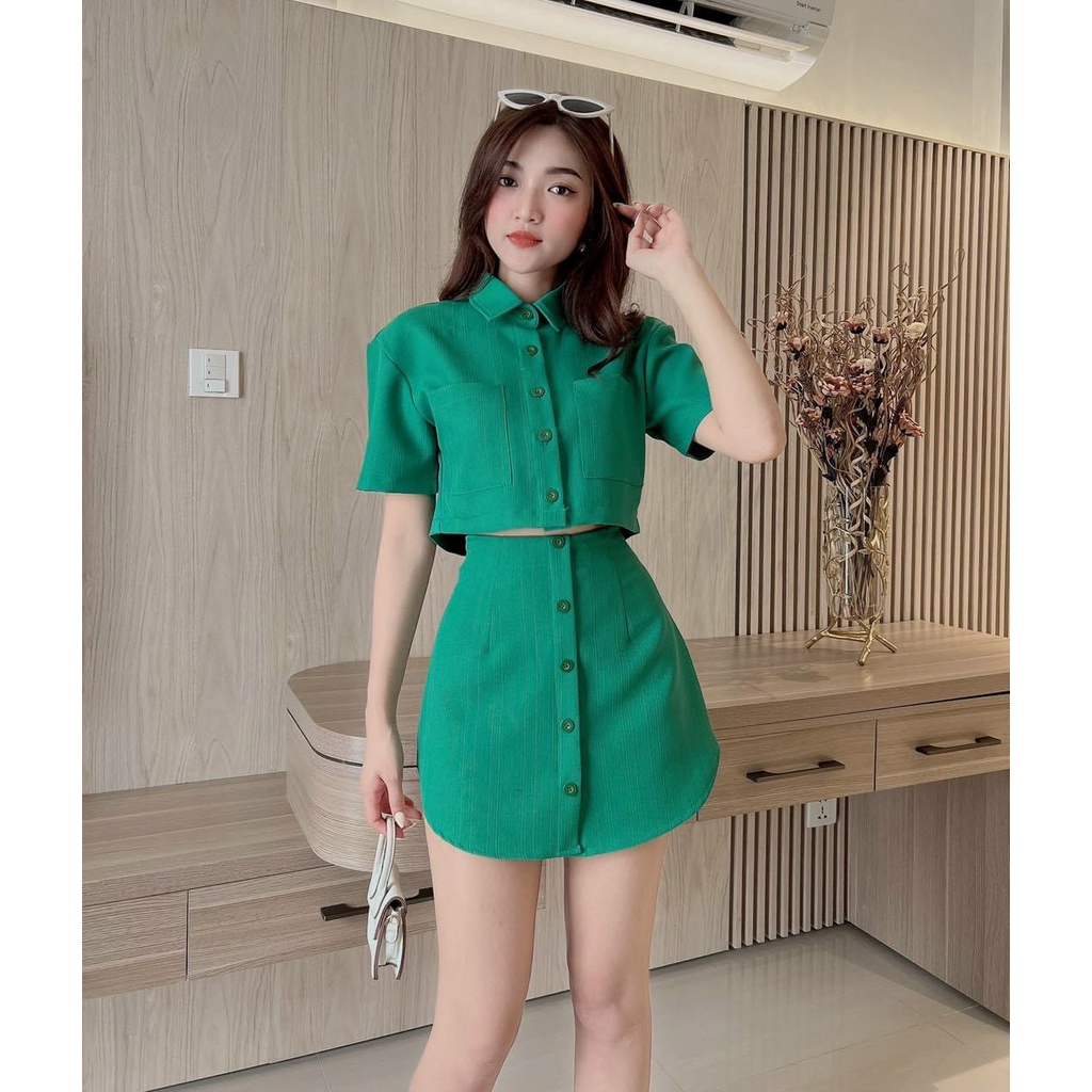 SET BỘ ĐỒ NỮ ÁO SƠ MI CROPTOP, CHÂN VÁY PHỐI NÚT DỄ THƯƠNG
