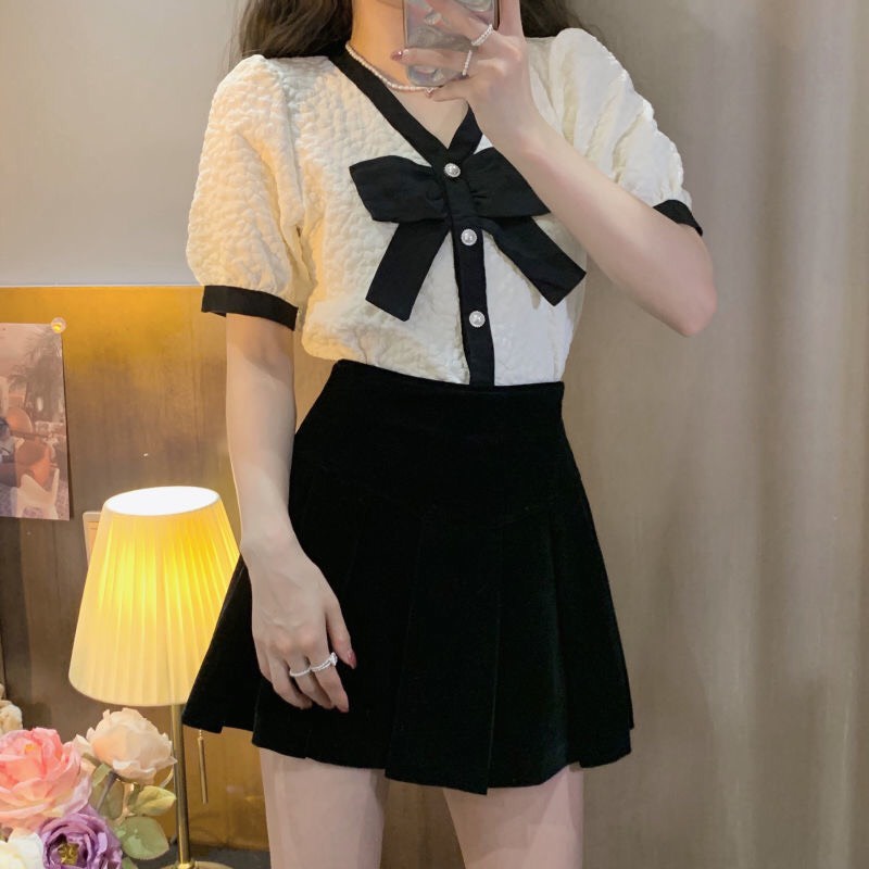 Áo Trắng Cộc Tay Dáng Croptop Nơ Ngực Dịu Dàng 100% Y Hình