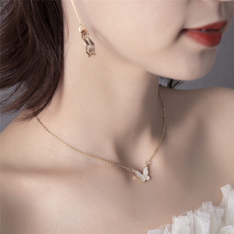 Dây chuyền mặt bươm bướm màu trắng xinh xắn thời trang cho nữ