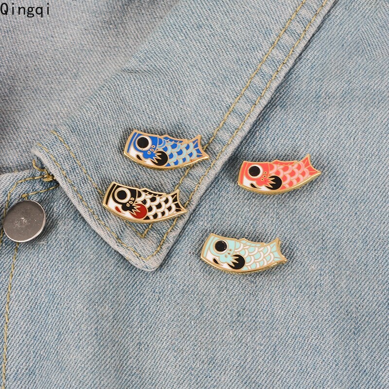 Trâm cài áo Miss Zoe hình cá koi hoạt hình phong cách vintage