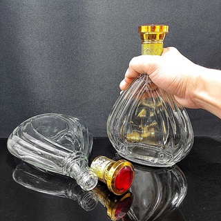 Chai thủy tinh đựng rượu 500ML giọt nước kiểu dẹt nắp vàng chuôi đỏ - Vỏ chai rượu đẹp (C5)