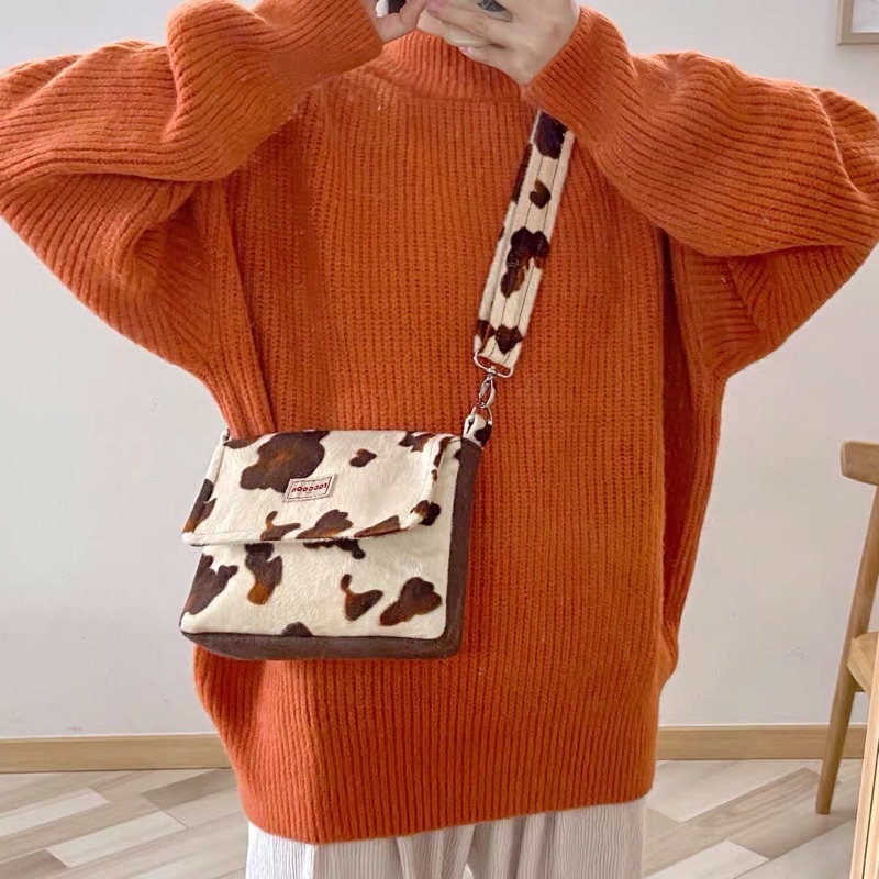 Túi đeo chéo nữ RACCOON lông nhung size 25