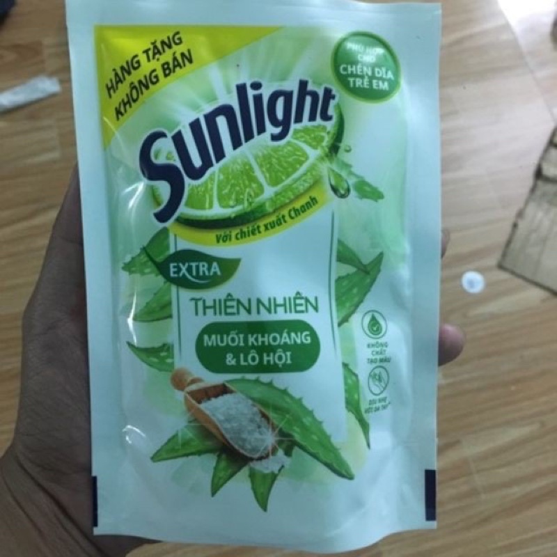 Combo 1 Túi Nước Rủa Chén SUNLIGHT 120g &amp; 3 Túi Nước Lau Sàn SUNLIGHT 50g ( Hàng Khuyến Mãi ) Tùy Chọn Ngẫu Nhiên