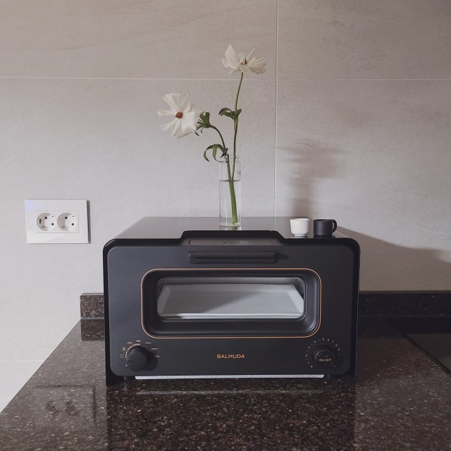 Lò nướng bổ sung hơi nước Balmuda black màu đen K05B -BK Hàng chính hãng Hàn Quốc