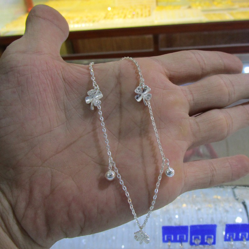 Lắc chân bạc ta cỏ 4 lá