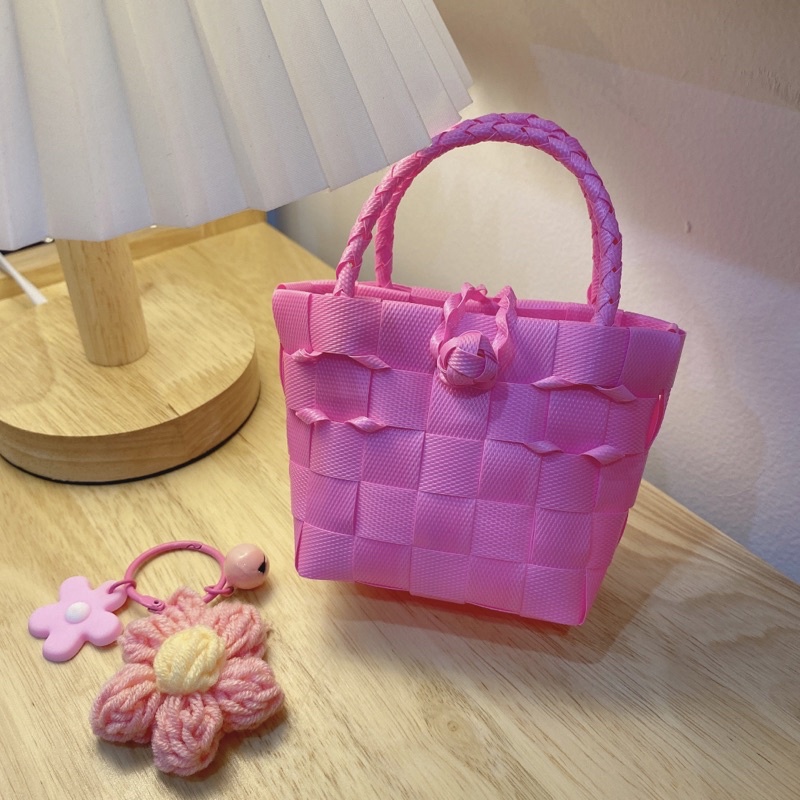 Charm hoa xinh xắn