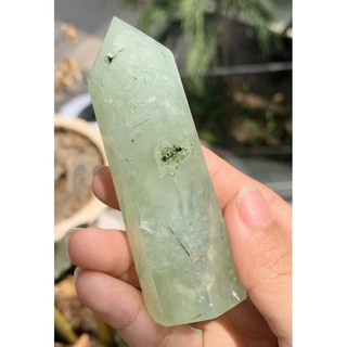 Trụ đá Prehnite