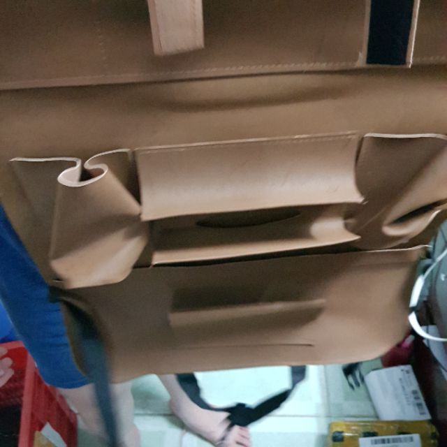 Ví da sau ghêa xả lỗ hơn nửa giá