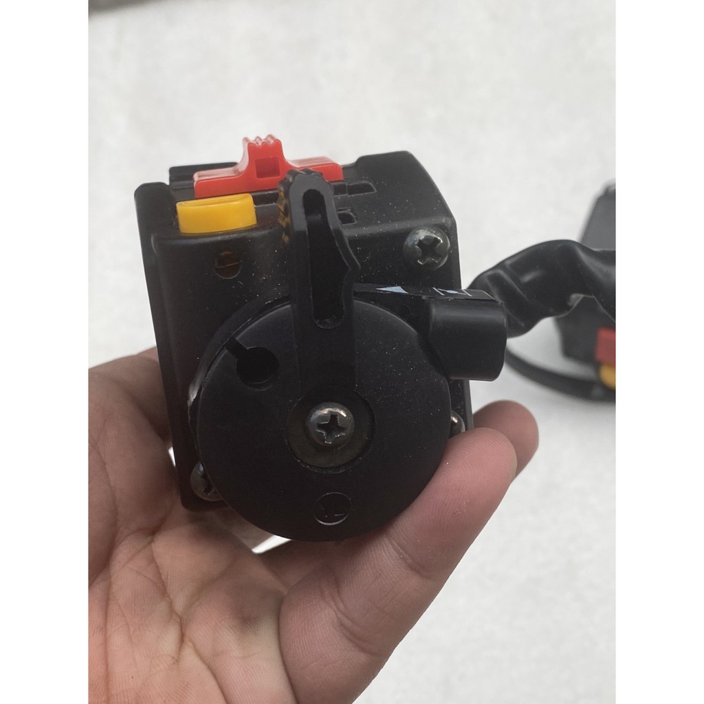 CÙM CÔNG TẮC XE MAX