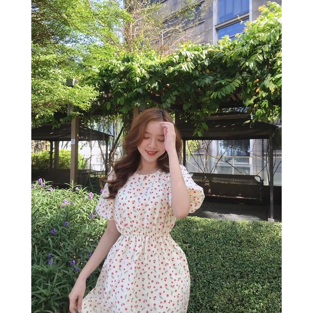 Đầm tay bồng hoa nhí xinh