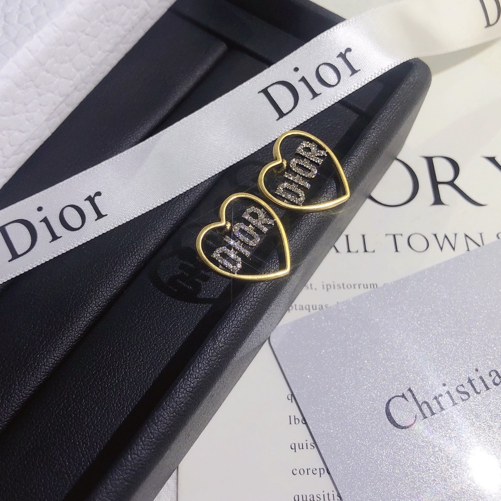 Bông Tai Thời Trang Dior Hình Trái Tim Có Đính Kim Cương Giả Cho Nữ