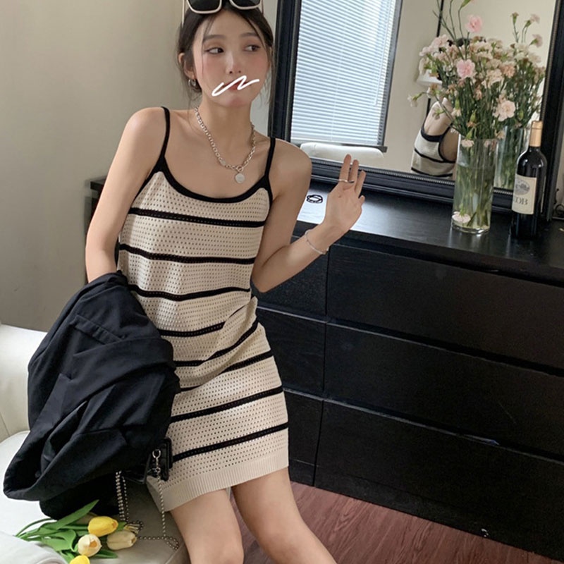 Đầm ôm YEYA hai dây cổ chữ V họa tiết kẻ sọc phong cách Hàn Quốc