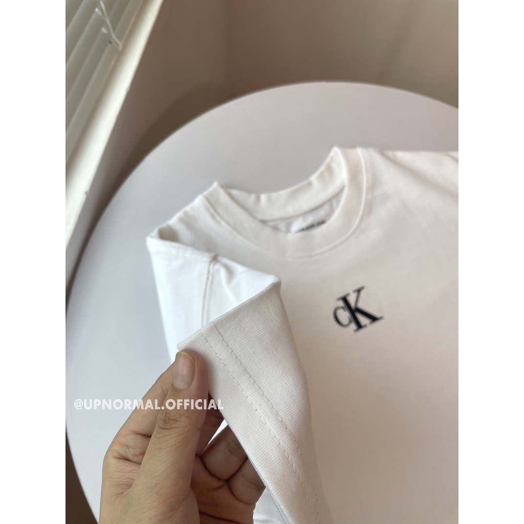Áo thun CK Mini Logo form rộng tay lỡ unisex cho nam và nữ