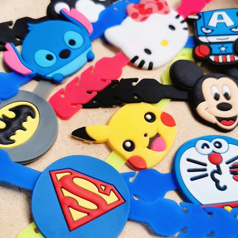 Khóa móc mở rộng khẩu trang bằng silicon hình Batman Superman Hello Kitty Doraemon Pikachu Mickey hoạt họa