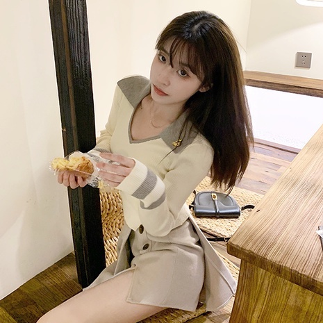 Áo len tay dài cổ chữ V