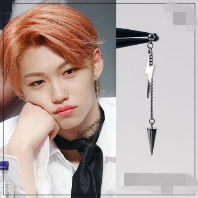 Khuyên tai titan xích phối đinh và tia chớp không gỉ Felix Stray Kids