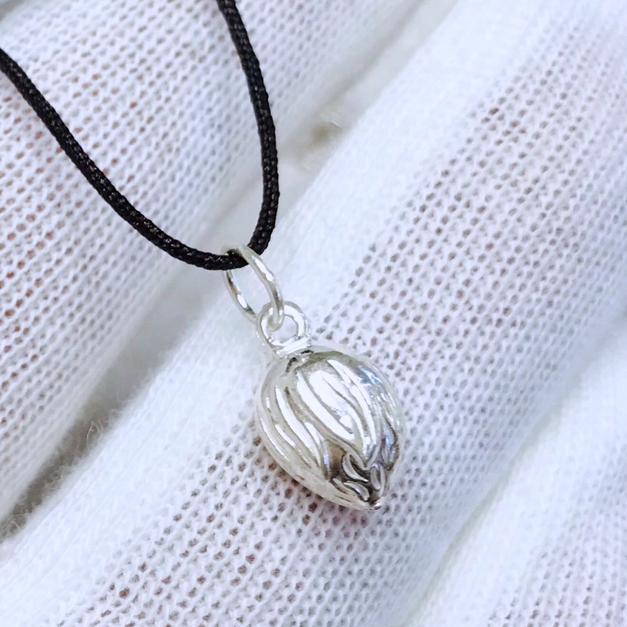 Charm bạc nụ sen