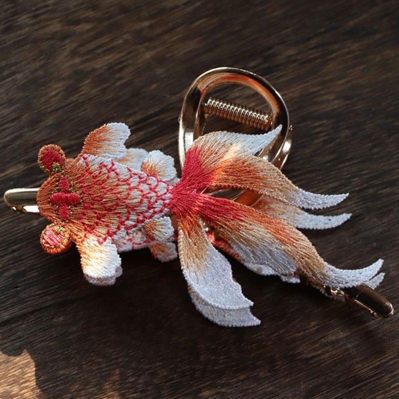 Kẹp Tóc Càng Cua Lớn Bằng Hợp Kim Chống Trượt Thêu Hình Cá Koi