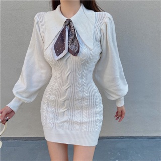 Váy len body, tay bồng cổ bẻ kèm khăn
