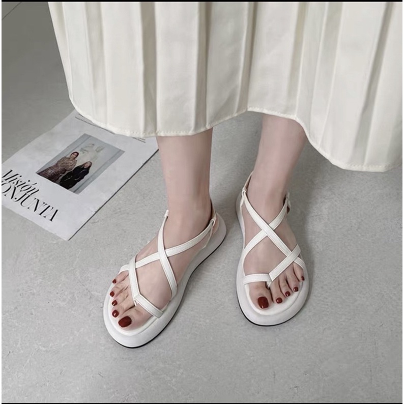 Sandal nữ xỏ ngón, sandal đi học đi chơi khoá cài hot trend