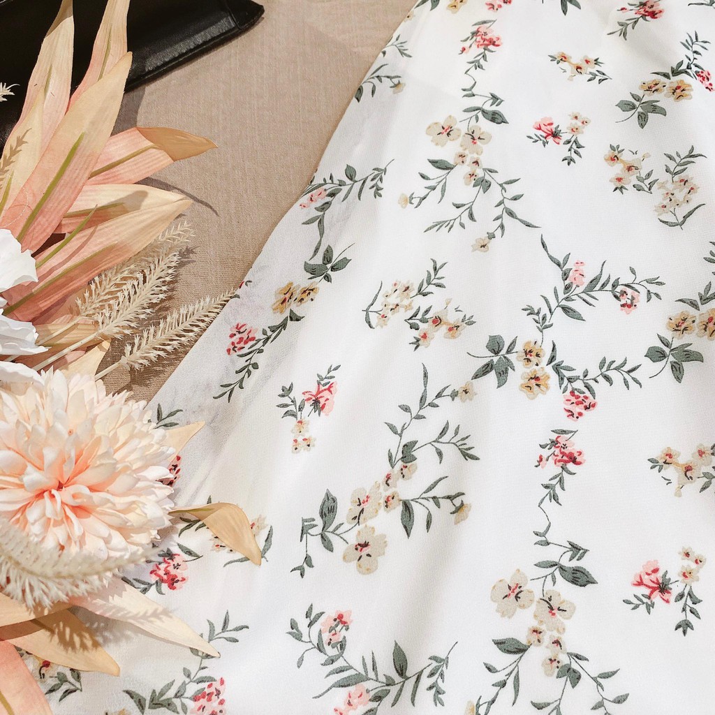 Đầm hoa nhíu ngực viền bèo cutout lưng | BigBuy360 - bigbuy360.vn