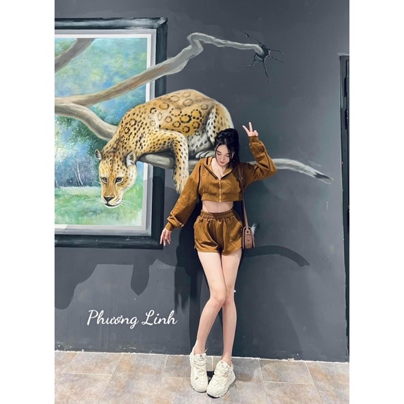 Bộ áo croptop mũ phối quần sooc đi phố