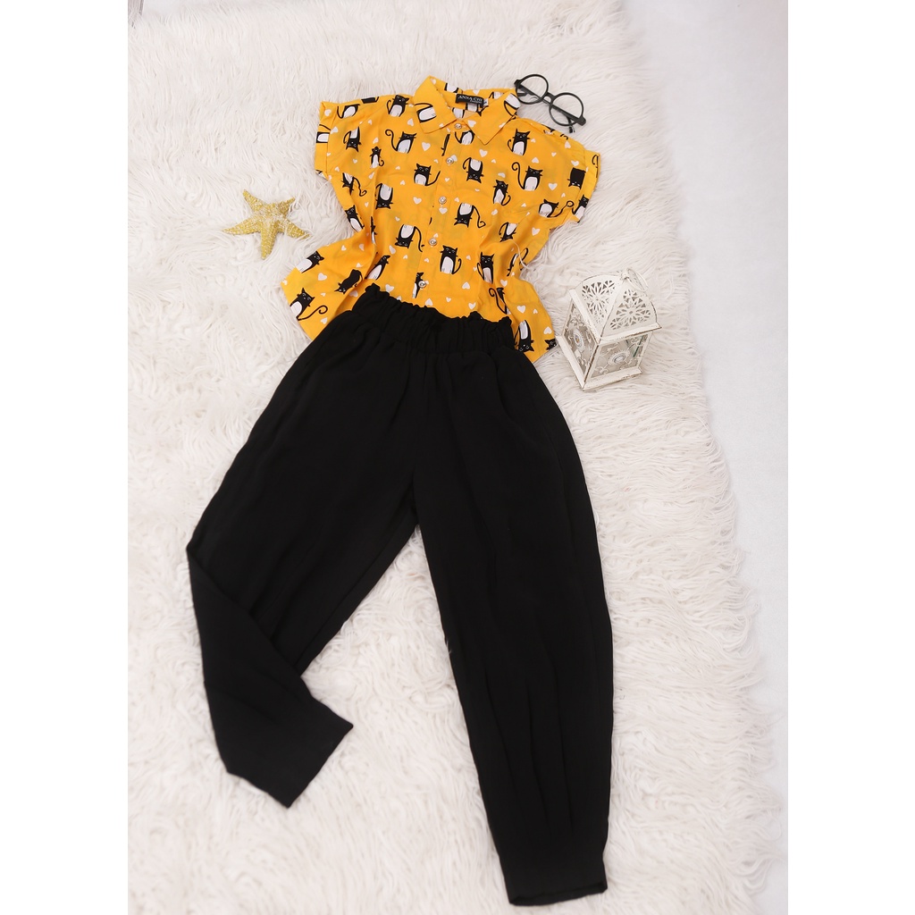 Set quần Baggy + áo Sơ mi vàng họa tiết con mèo màu đen Bé gái
