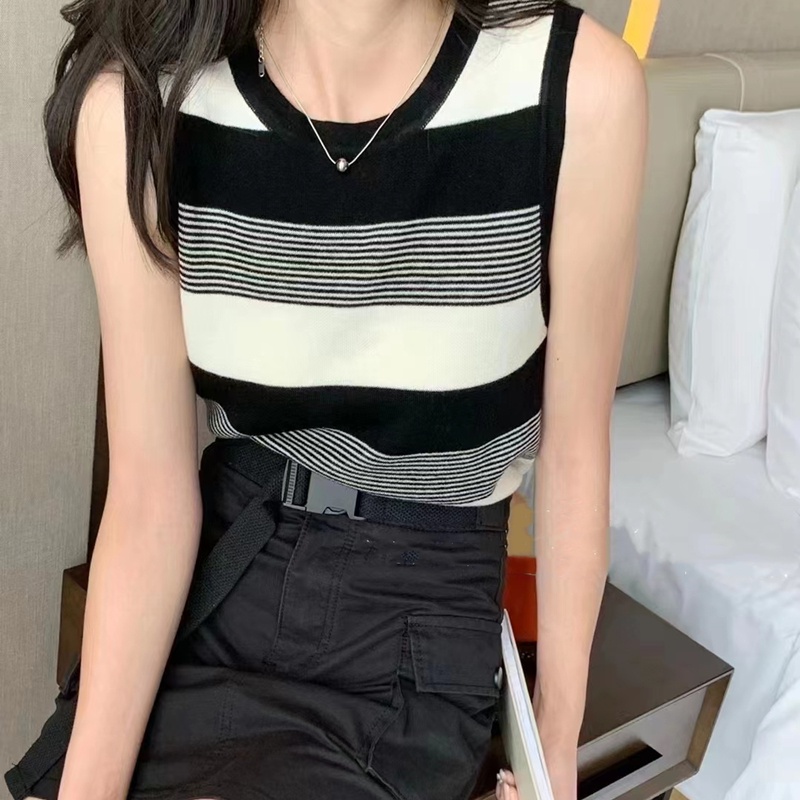 Áo Tank Top Dệt Kim Sát Nách Cổ Tròn Hoạ Tiết Kẻ Sọc Phong Cách Hàn Quốc