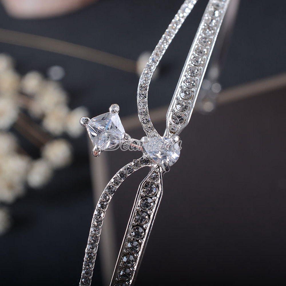 Vương miện cài tóc đính đá phong cách sang trọng cho cô dâu