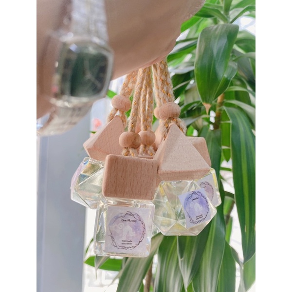 Tinh dầu thiên nhiên treo xe hương Hoa trà trắng,Hoa sen,Hoa Hồng,Hoa Lavender,Cam ngọt,Gỗ Đàn Hương,Sả Java,Quế...