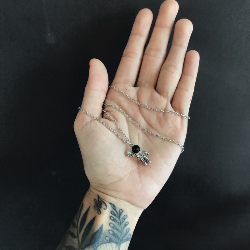 Dây chuyền phi hành gia phong cách Hàn Quốc