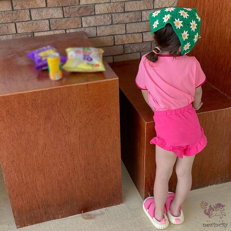 Set Áo Thun Tay Ngắn In Chữ + Quần Short Nhún Bèo Dễ Thương Cho Bé Gái