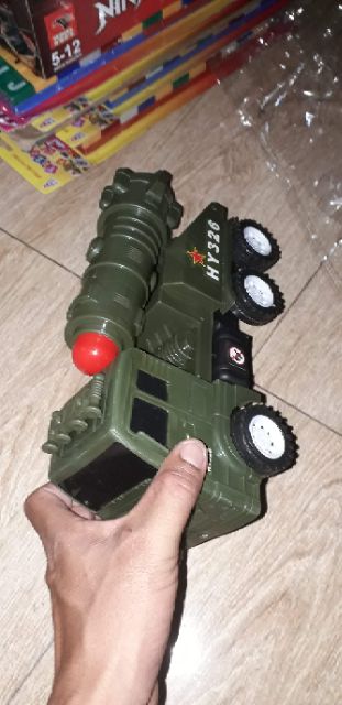 Xe mô hình bằng nhựa chạy chớn rất đẹp HY326