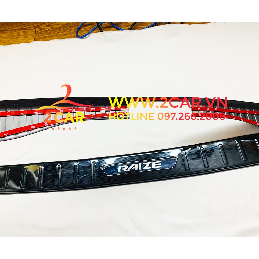 Chống trầy cốp trong, ngoài xe Toyota Raize 2021- 2022 chất liệu titan cao cấp