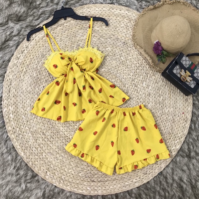 [SALE 20%] Đồ bộ trái dâu phối ren có mút | BigBuy360 - bigbuy360.vn