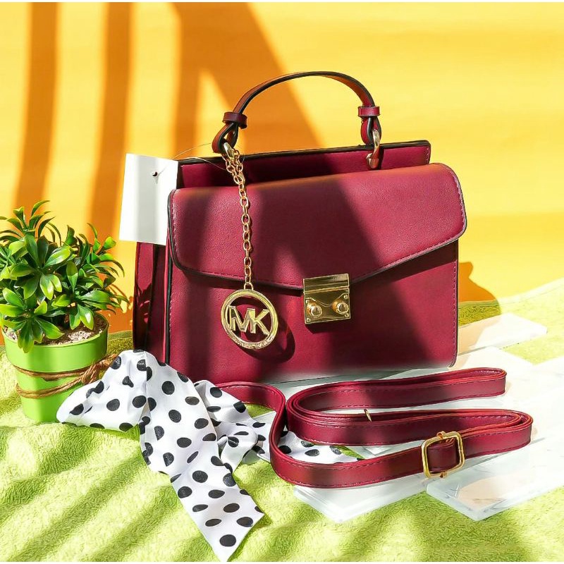 Túi xách thương hiệu Michael Kors chính hãng dành cho nữ