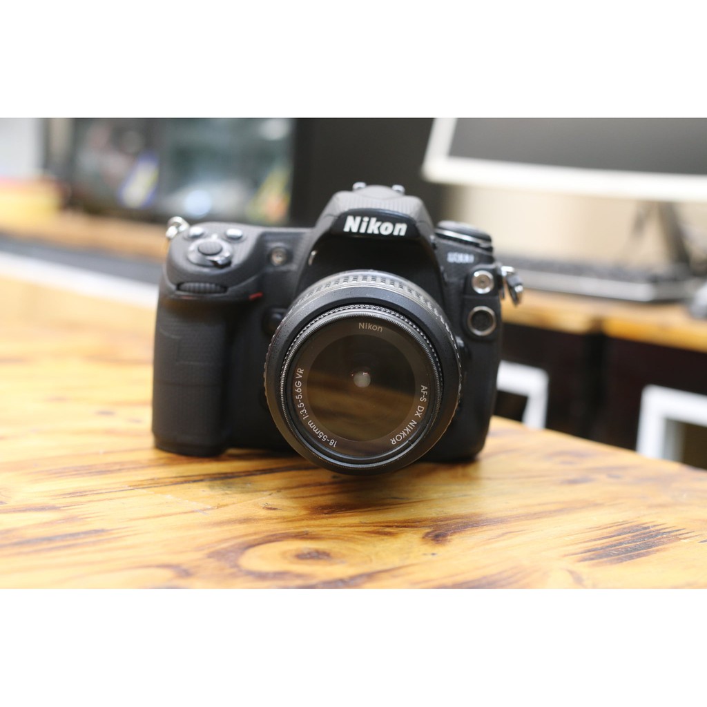 Máy ảnh Nikon D300 + Ống kính Nikon AF-S 18-55mm 3.5-5.6G VR