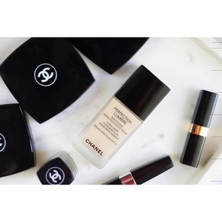 Kem nền Chanel perfection lumiere spf 10