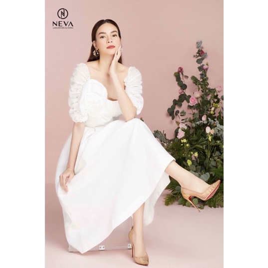 NEVA newtag đầm trắng hoa ngực mới nguyên tag S/M