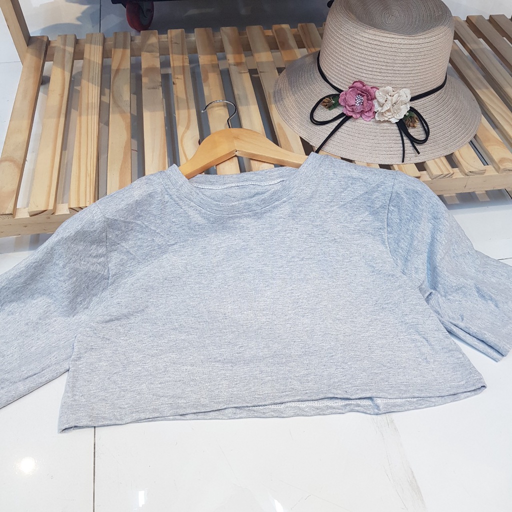Áo thun croptop cổ tròn form suông bận thoải mái
