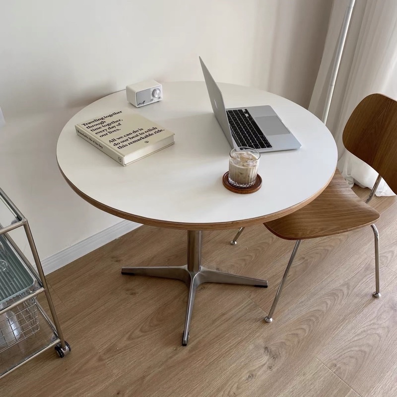 Bàn tròn Eames viền gỗ cao cấp - Bắc Âu
