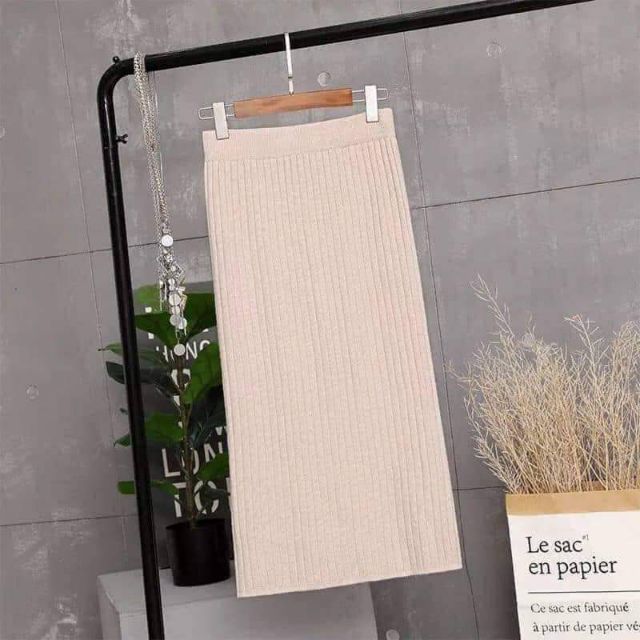 ✔️Kín đáo lịch sự- chất len co giãn mặc thoải mái ạ. Mix đồ gì cũng xinh lun ý✔️Màu: Đen- Ghi- Rêu- Da bcác chế nhaaaa