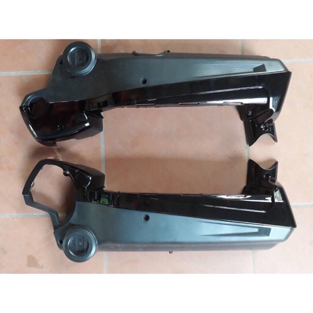 Ốp bình acquy, Ốp sườn xe điện 133M