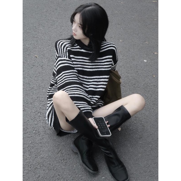 Áo len form rộng họa tiết kẻ sọc phong cách retro