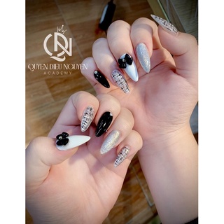 Charm Nơ 2 màu đen - trắng